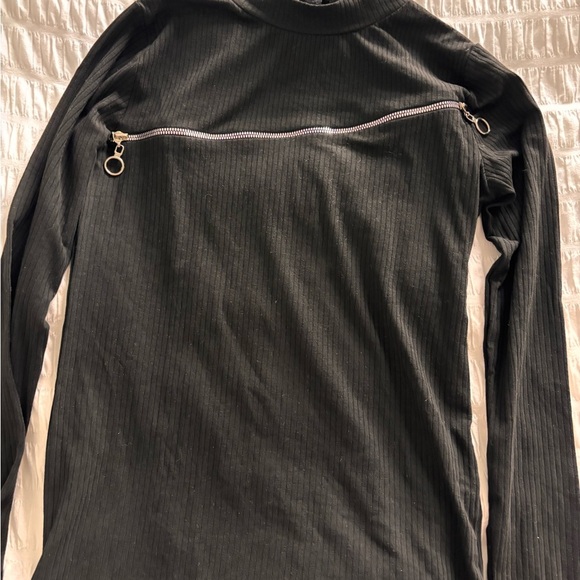 Black Ribbed Top with Zipper Detail - Picture 10 of 12